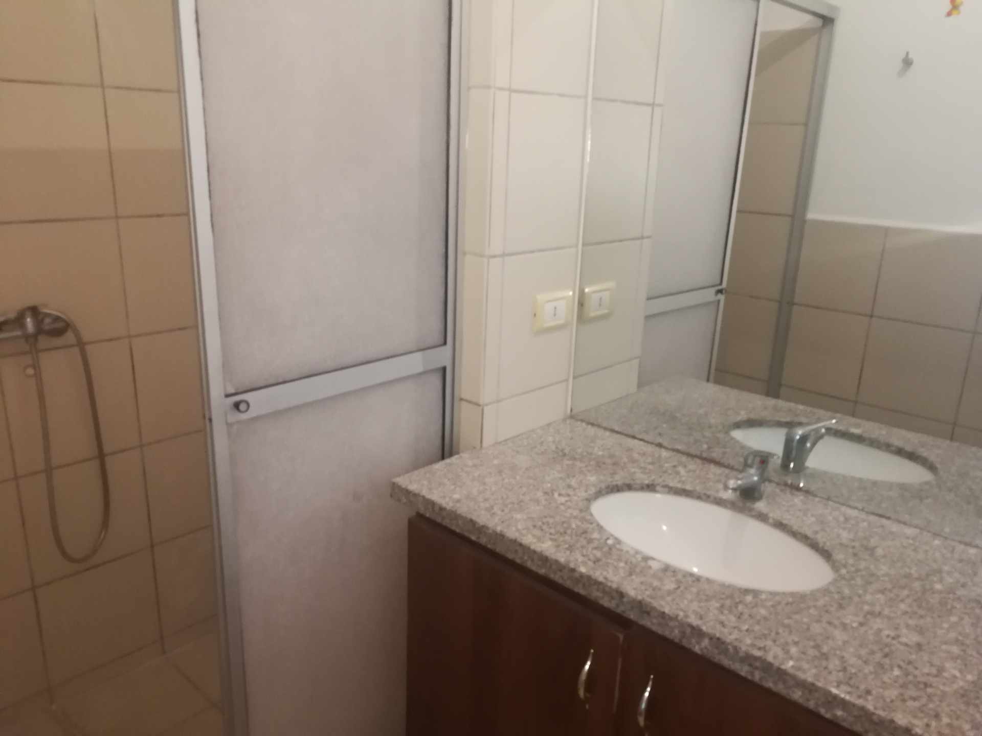 Casa en AlquilerZONA NORTE, AV. BANZER KM 9;EXCLUSIVO CONDOMINIO CASA EN ALQUILER Foto 12