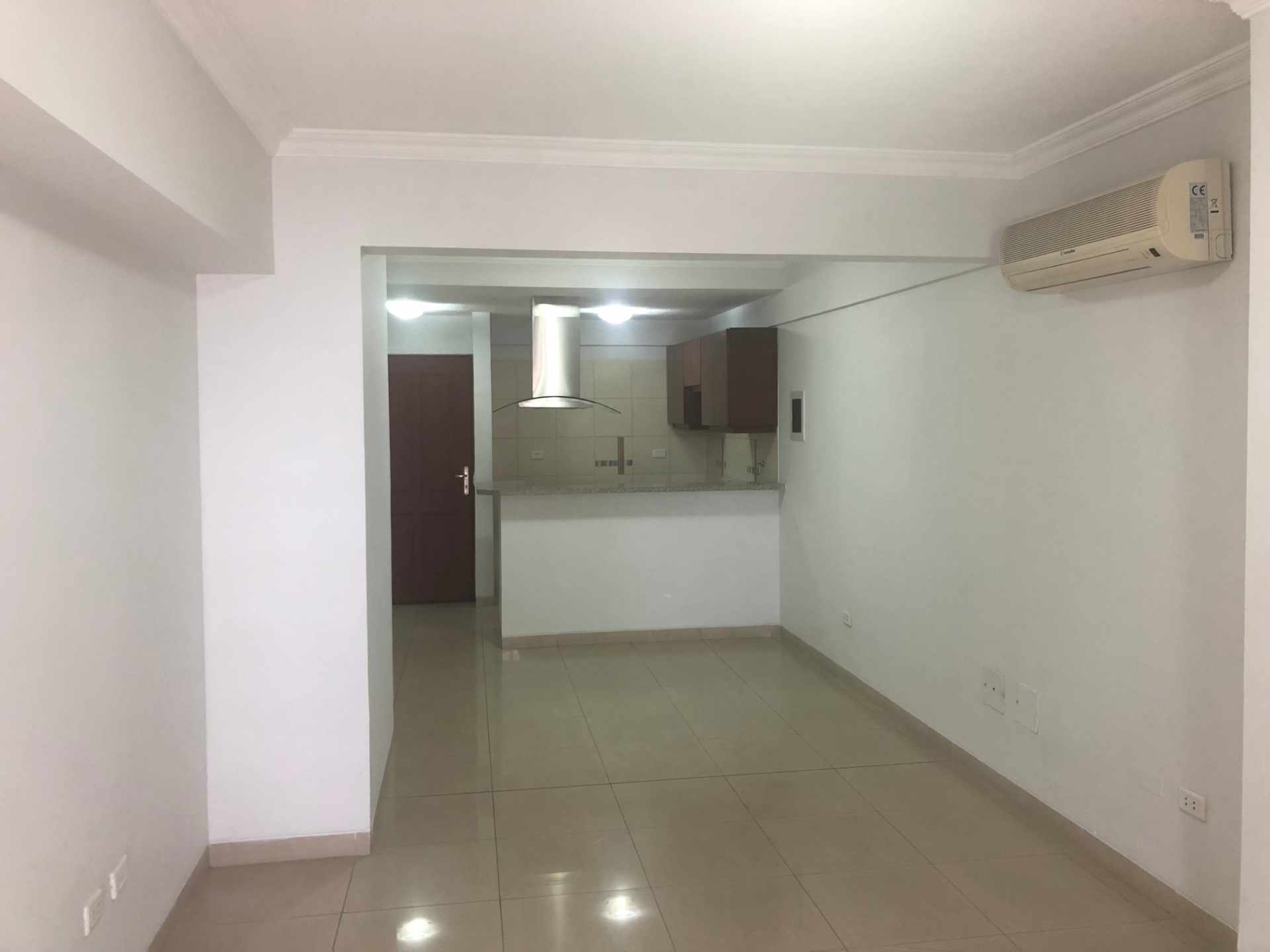 Departamento en VentaCondominio La Casona [2do. Anillo, frente a Colegio La Salle], Departamento de 1 dormitorio en venta con parqueo. [76.000$us.] 1 dormitorios 1 baños 1 parqueos Foto 3