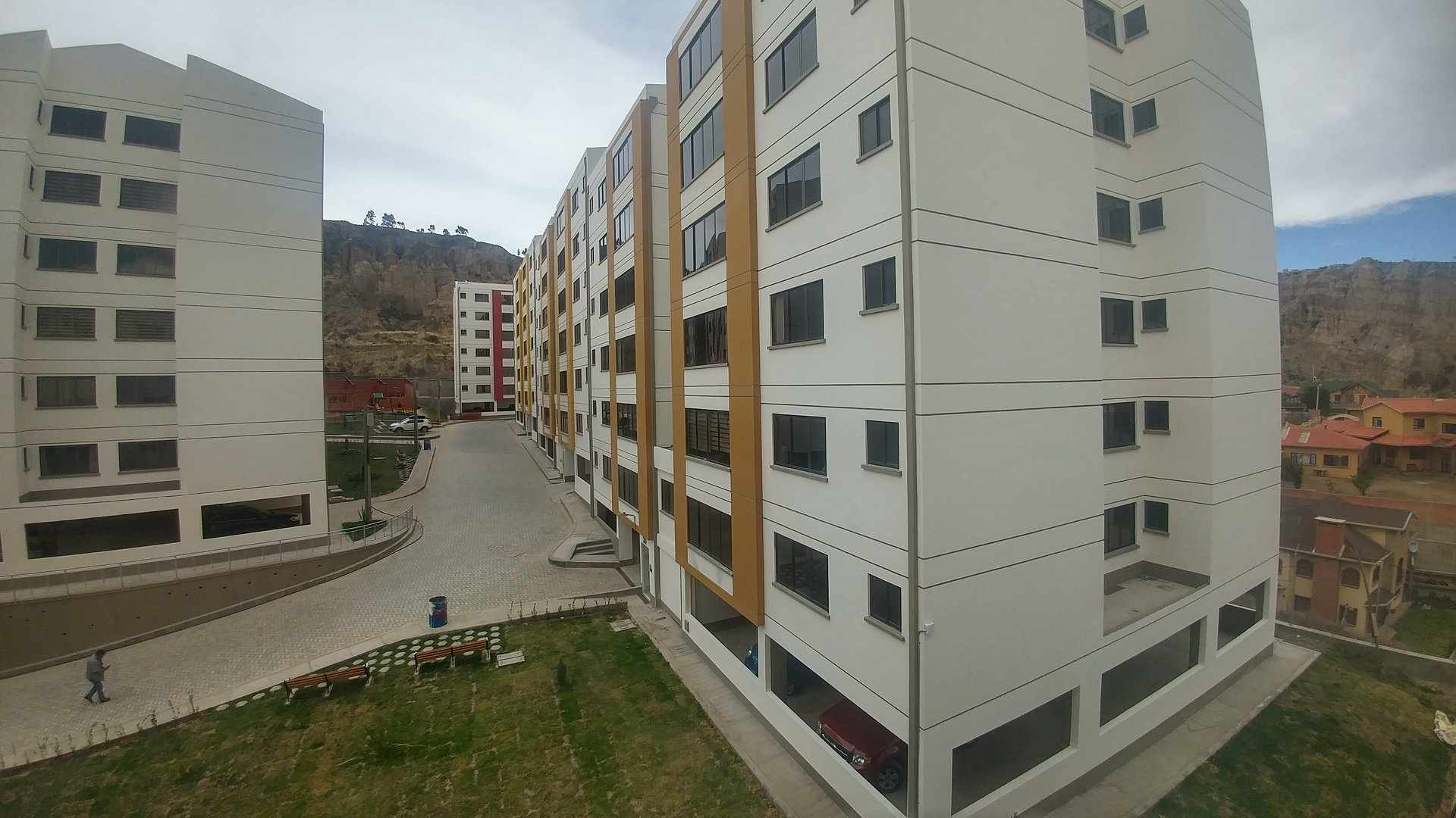 Departamento en Achumani en La Paz 3 dormitorios 3 baños 1 parqueos Foto 5