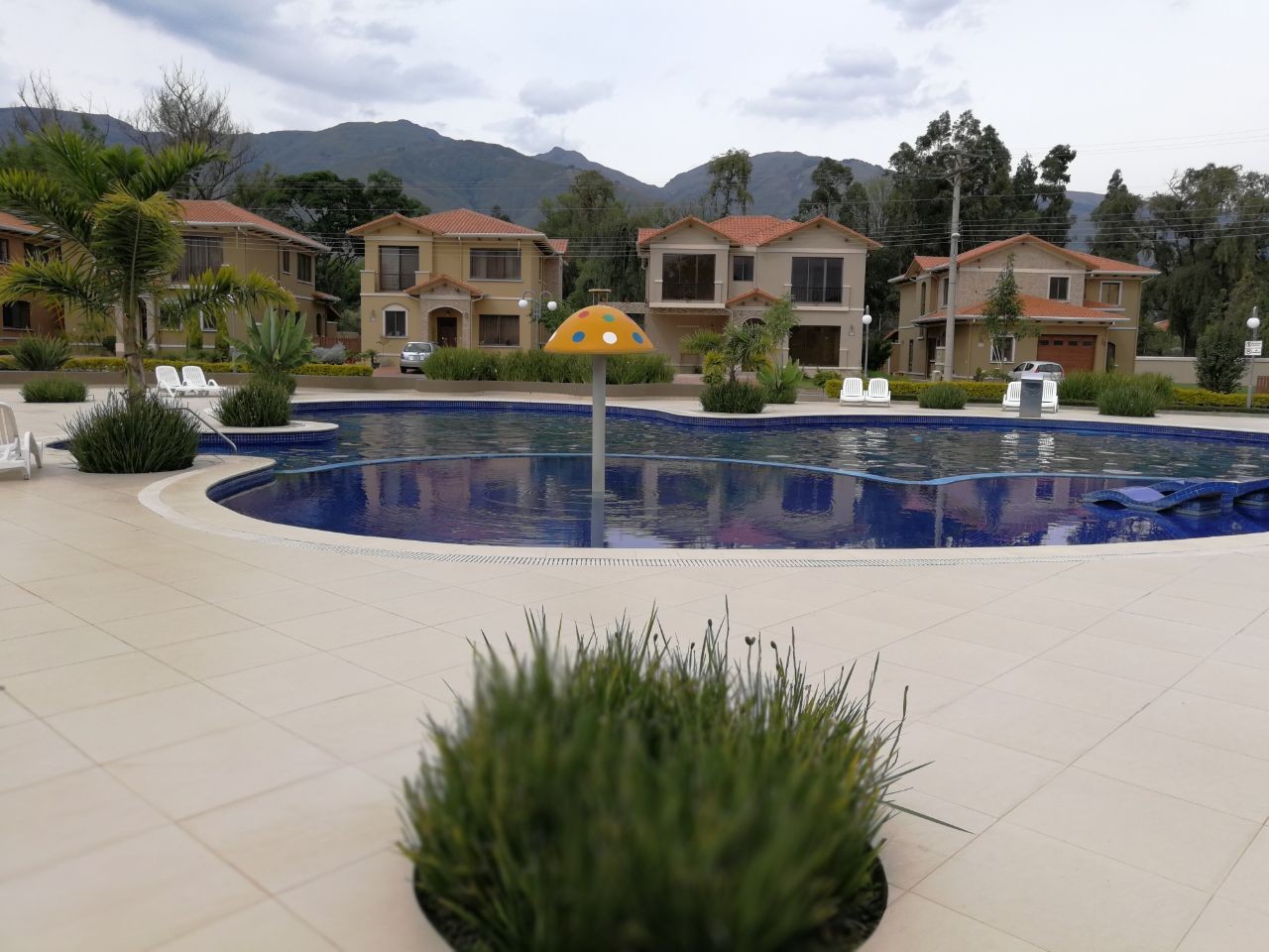 Casa en Tiquipaya en Cochabamba 3 dormitorios 4 baños 3 parqueos Foto 8