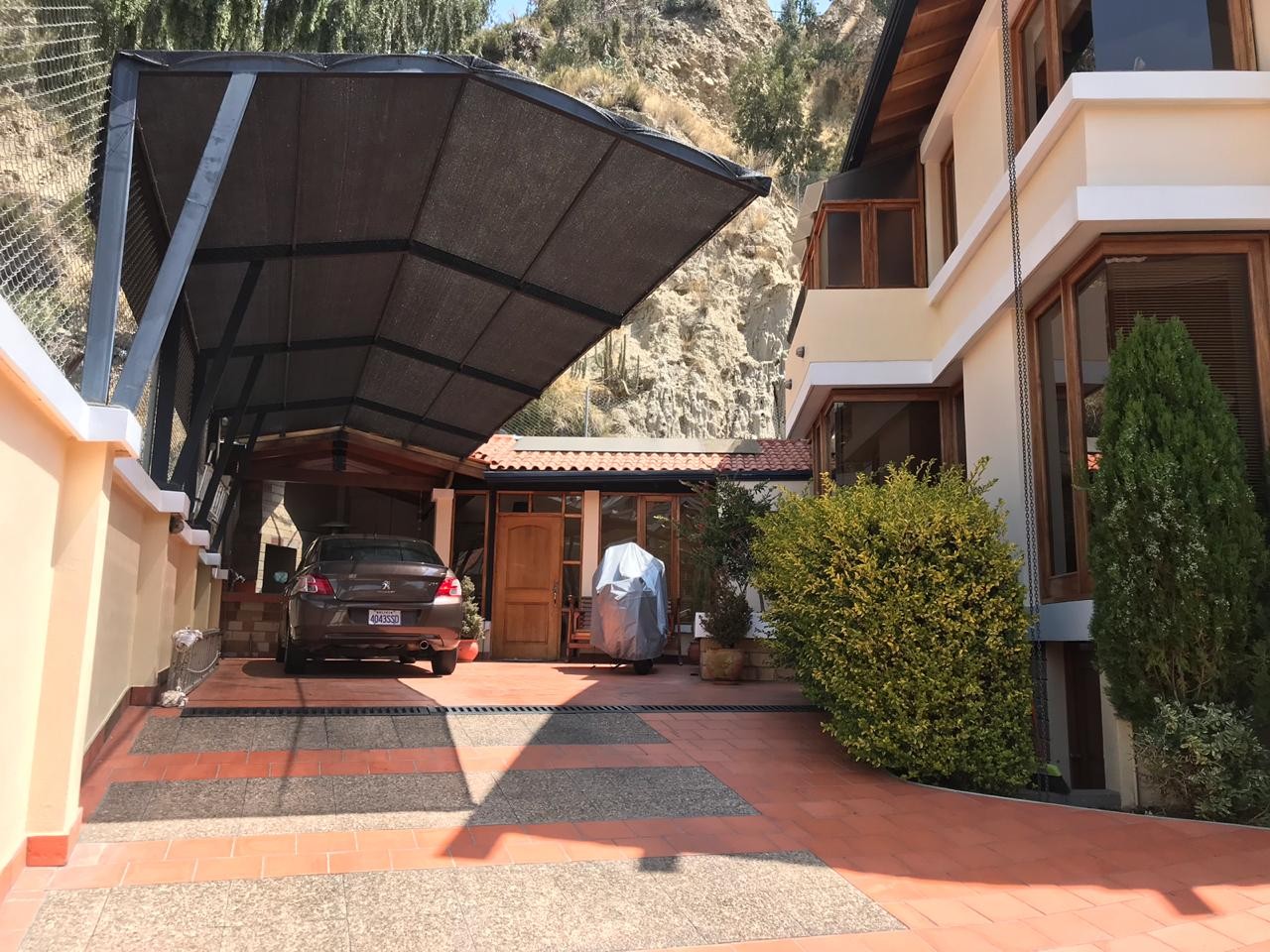 Casa en Seguencoma en La Paz 4 dormitorios 3 baños 4 parqueos Foto 4