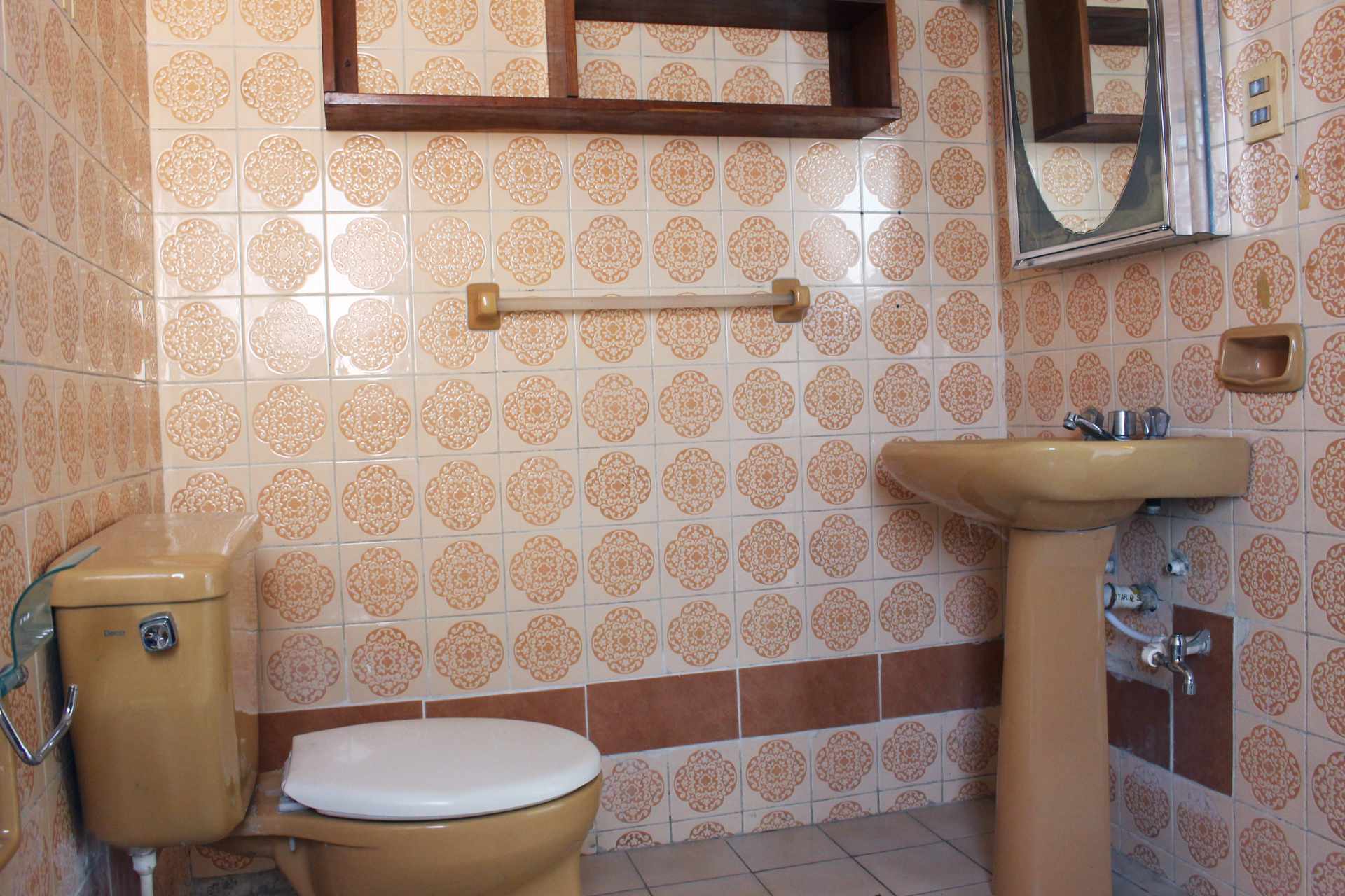 Casa Zona Equipetrol entre 2do y 3er anillo Av. San Martín calle 9 Foto 14