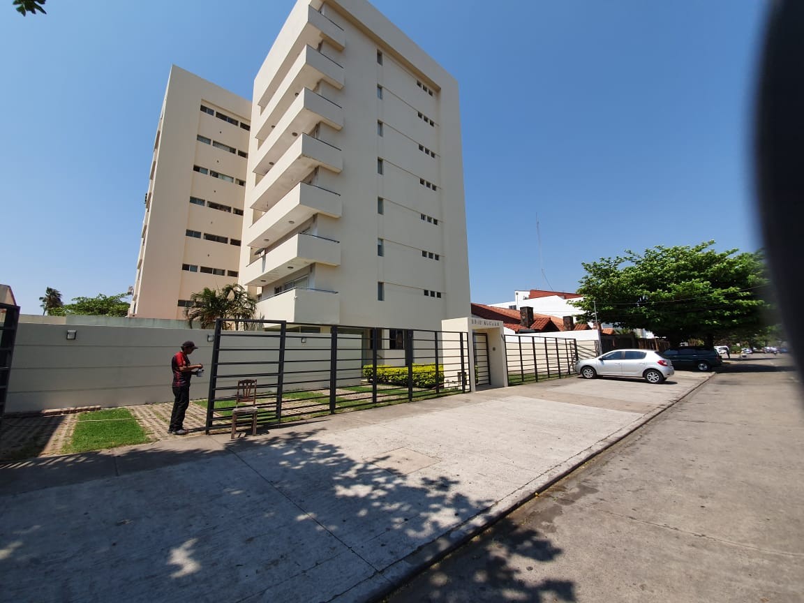 Departamento en Entre 2do y 3er anillo Este en Santa Cruz de la Sierra 2 dormitorios 3 baños 1 parqueos Foto 1