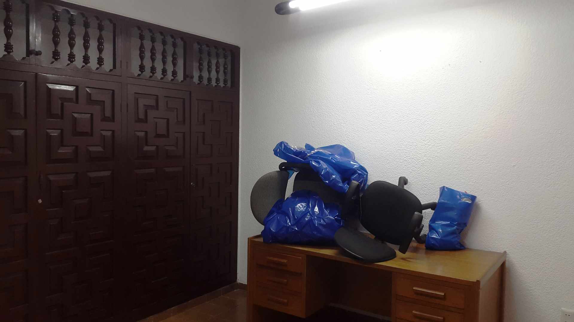 Casa en VentaCalle Oruro  3 dormitorios 3 baños 1 parqueos Foto 3