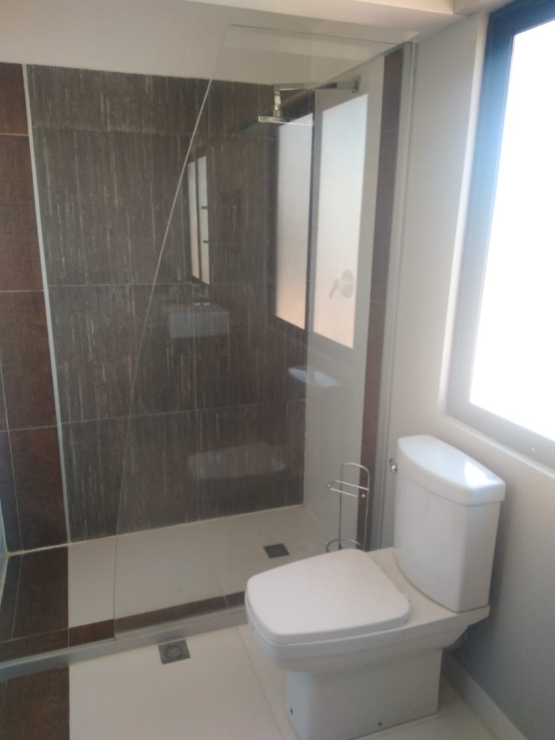 Casa en Achumani en La Paz 3 dormitorios 4 baños 3 parqueos Foto 10