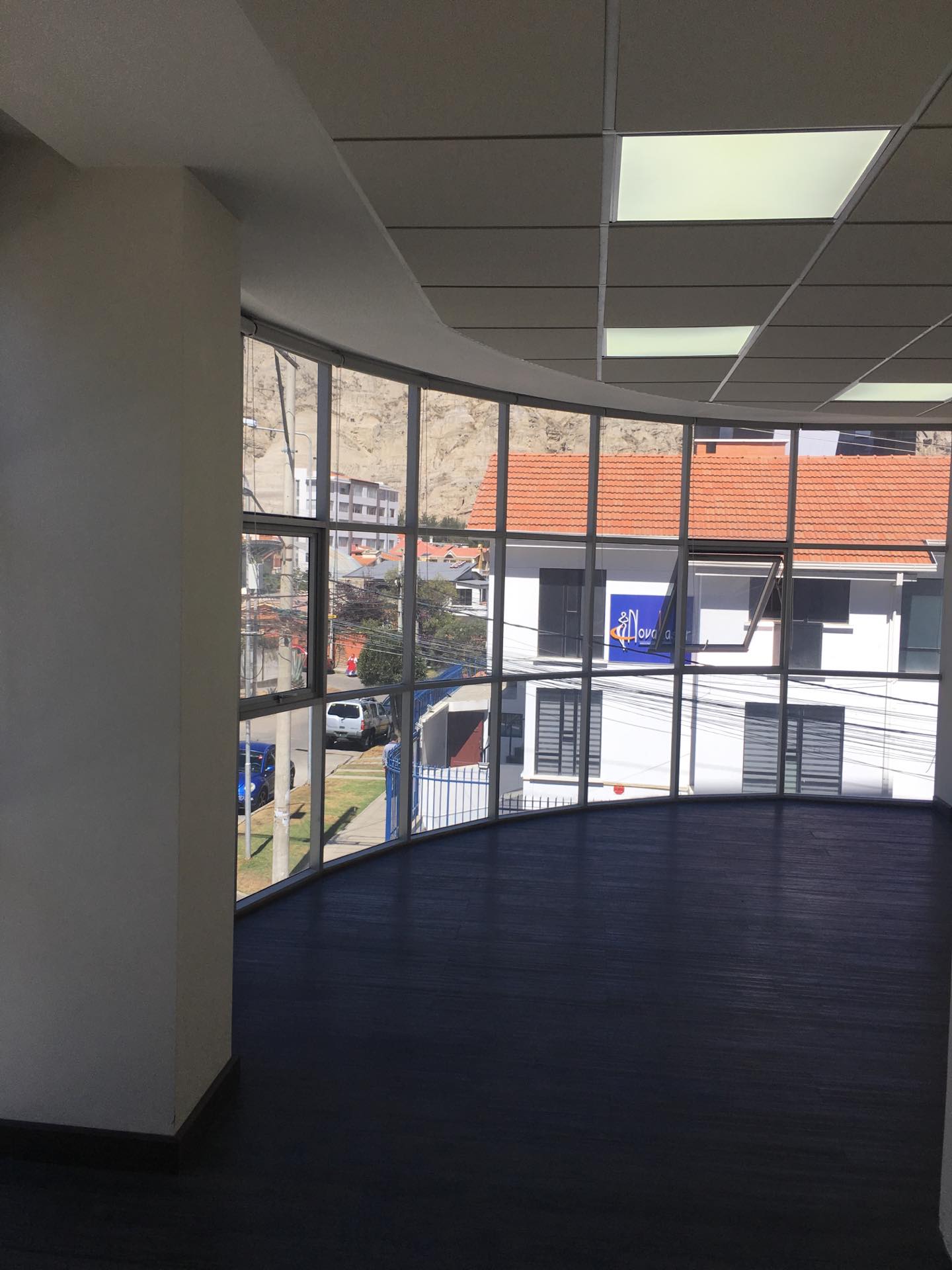 Oficina en AlquilerSan Miguel calle Enrique Peñaranda No 1450 bloque L Torre Equus piso No 2 oficina 202. Foto 5