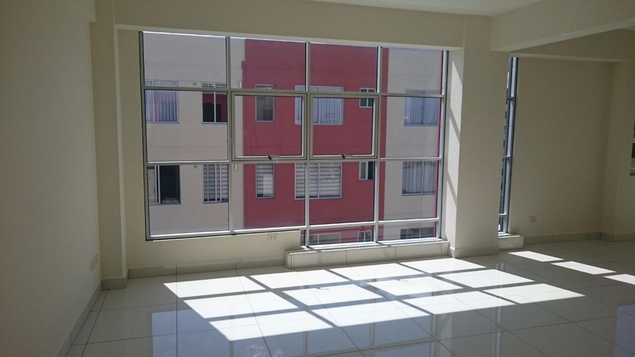 Oficina en VentaCalle Ecuador entre 16 de julio y Oquendo Foto 2