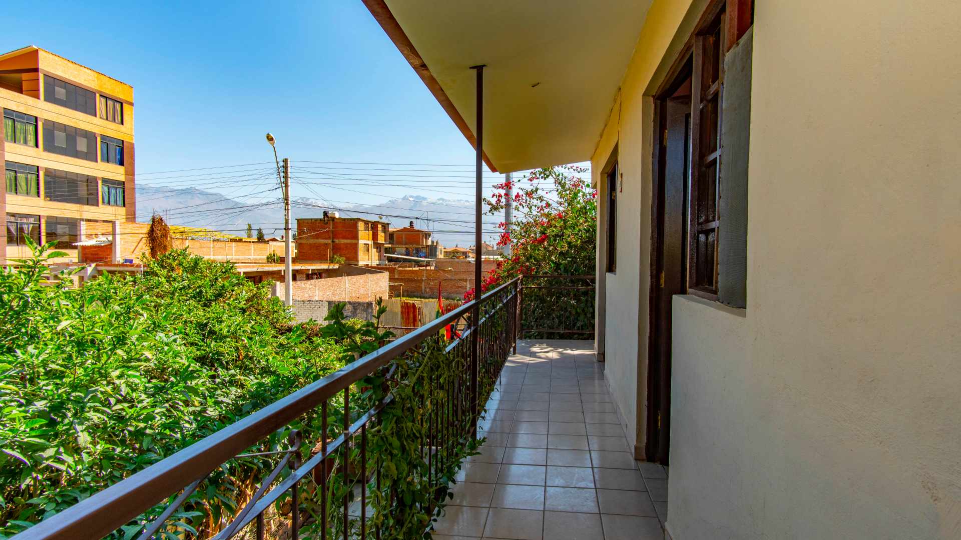 Casa en La Chimba en Cochabamba 6 dormitorios 2 baños 2 parqueos Foto 8