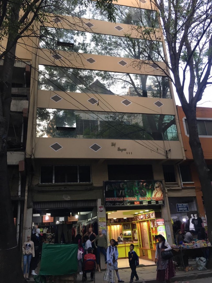 Edificio en VentaAv. San Martin entre la Dislao Cabrera y Calama 3 dormitorios 1 baños  Foto 1