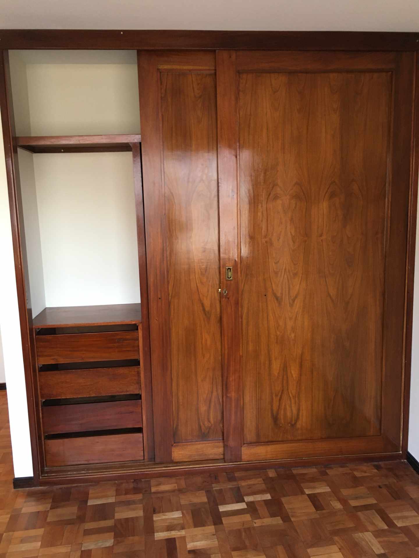 Departamento en VentaAv. Sanchez Lima Esq. Aspiazu, Edif. Orion piso 15.  Zona sopocachi. 3 dormitorios 2 baños 1 parqueos Foto 20