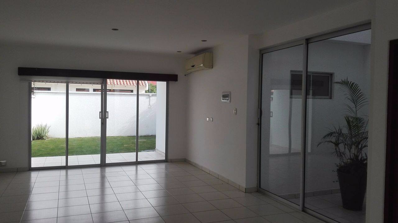 Casa en Entre 6to y 7mo anillo Norte en Santa Cruz de la Sierra 3 dormitorios 4 baños 2 parqueos Foto 9