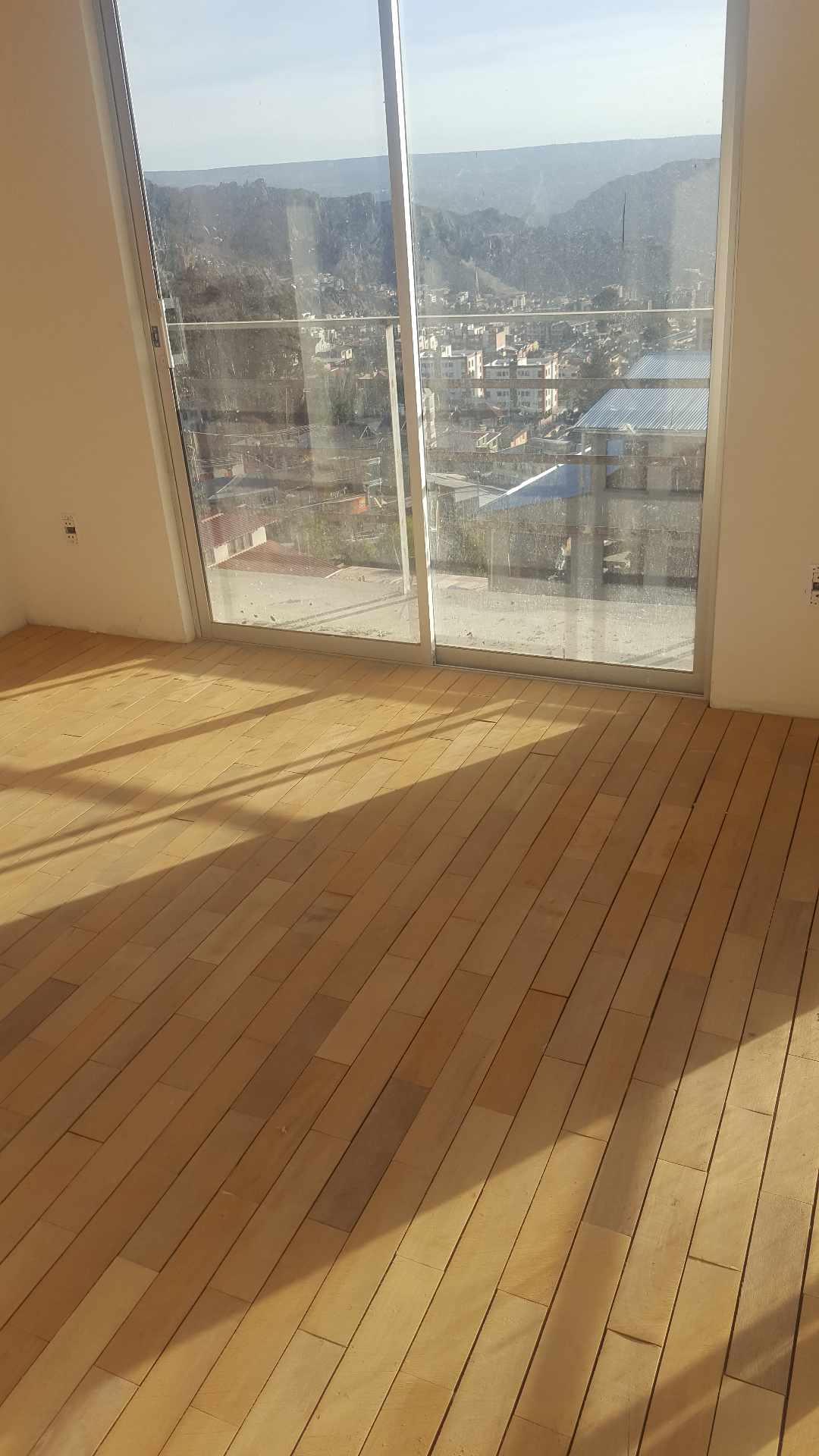 Departamento en Cota Cota en La Paz 3 dormitorios 3 baños 1 parqueos Foto 7