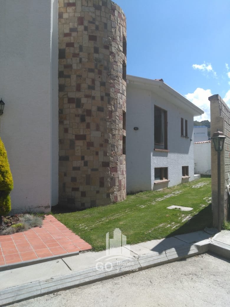 Casa en VentaAchumani, Las Lomas, La Paz-Bolivia 3 dormitorios 4 baños 3 parqueos Foto 3