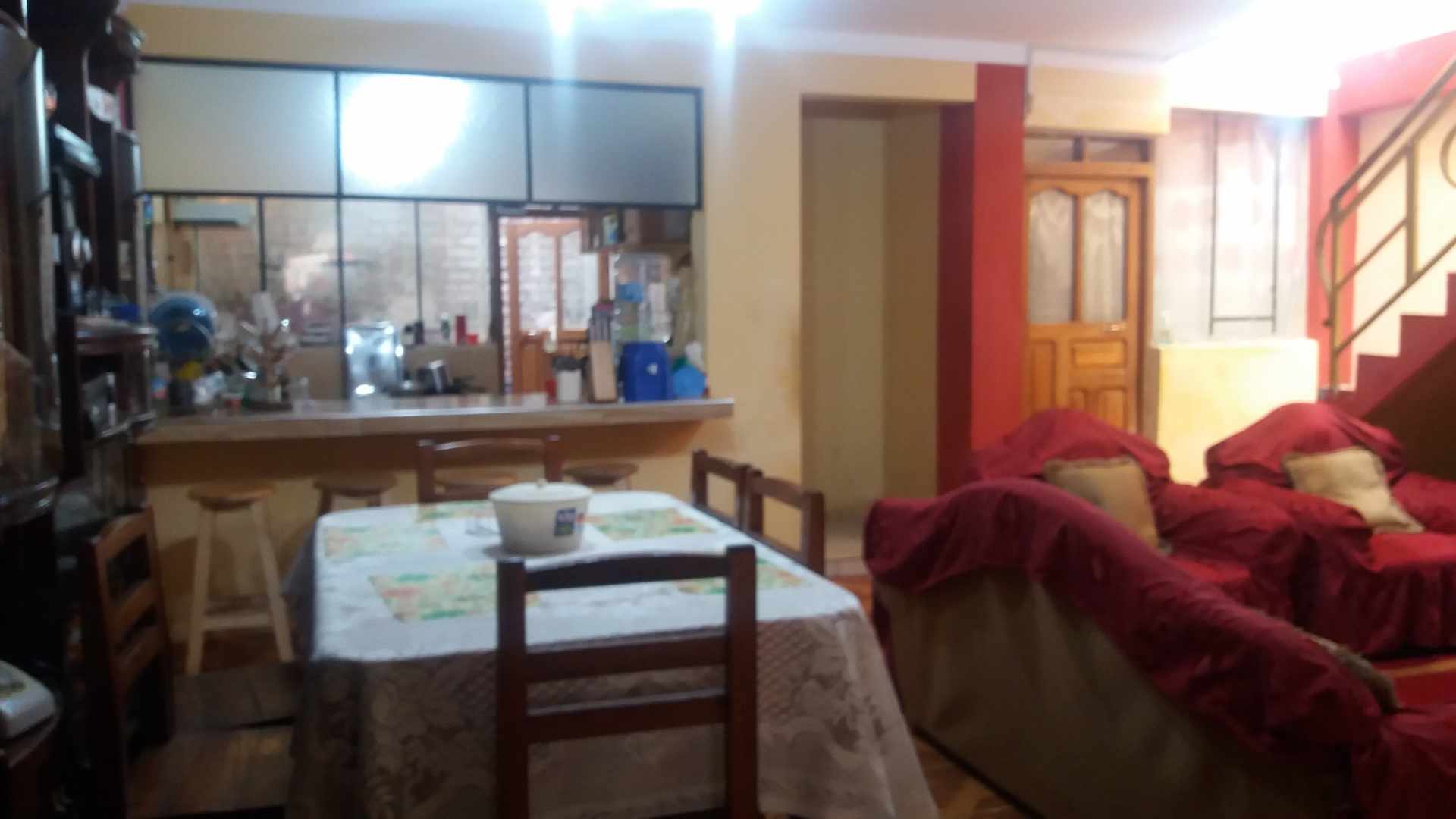 Casa en Oruro en Oruro 6 dormitorios 2 baños 1 parqueos Foto 3