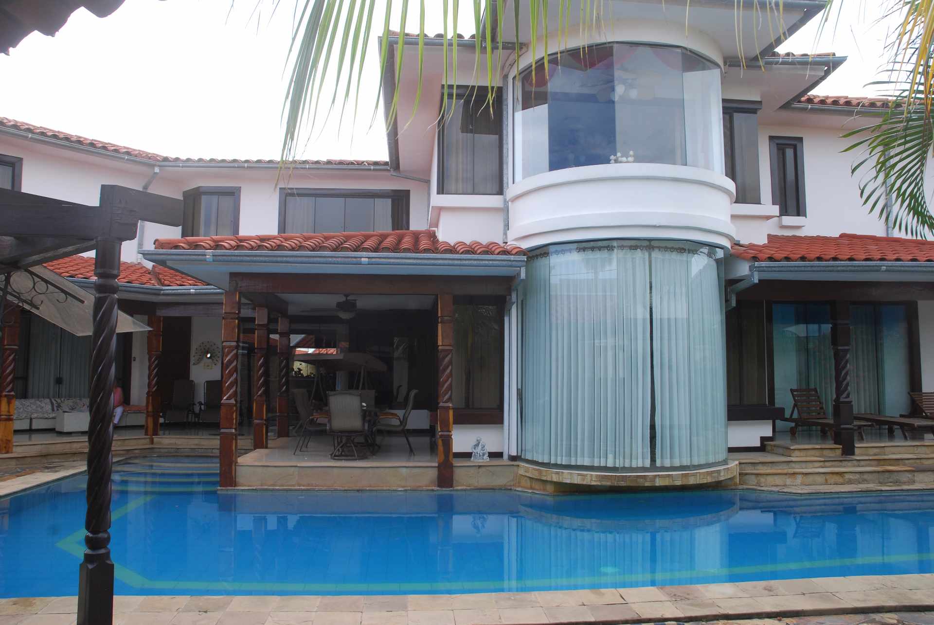 Casa en Venta Cerca km 8,5 Avenida Banzer, 8vo Anillo. 6 dormitorios 8 baños 7 parqueos Foto 13