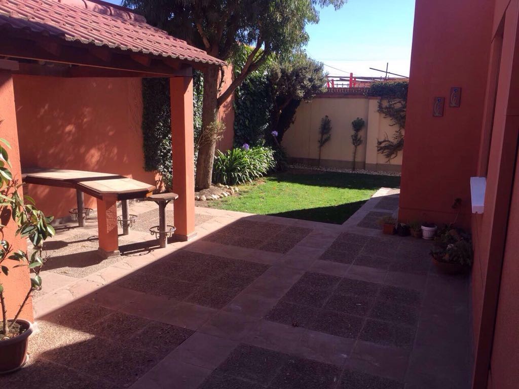 Casa en AnticréticoCota Cota cerca a la Gasolinera de Chasquipampa y el Colegio Horizontes 3 dormitorios 3 baños 1 parqueos Foto 7