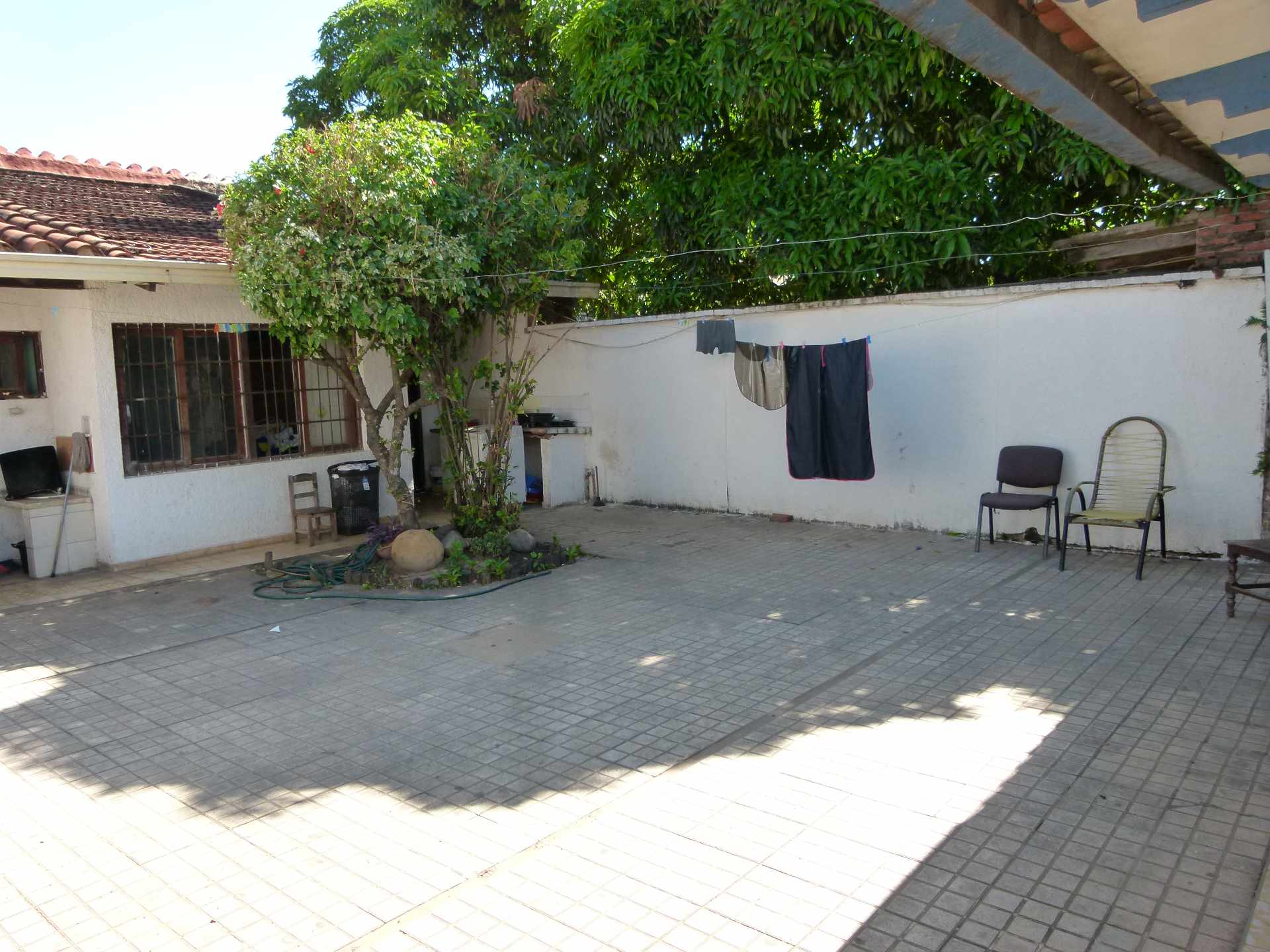 Casa en Entre 4to y 5to anillo Norte en Santa Cruz de la Sierra 3 dormitorios 1 baños 2 parqueos Foto 8