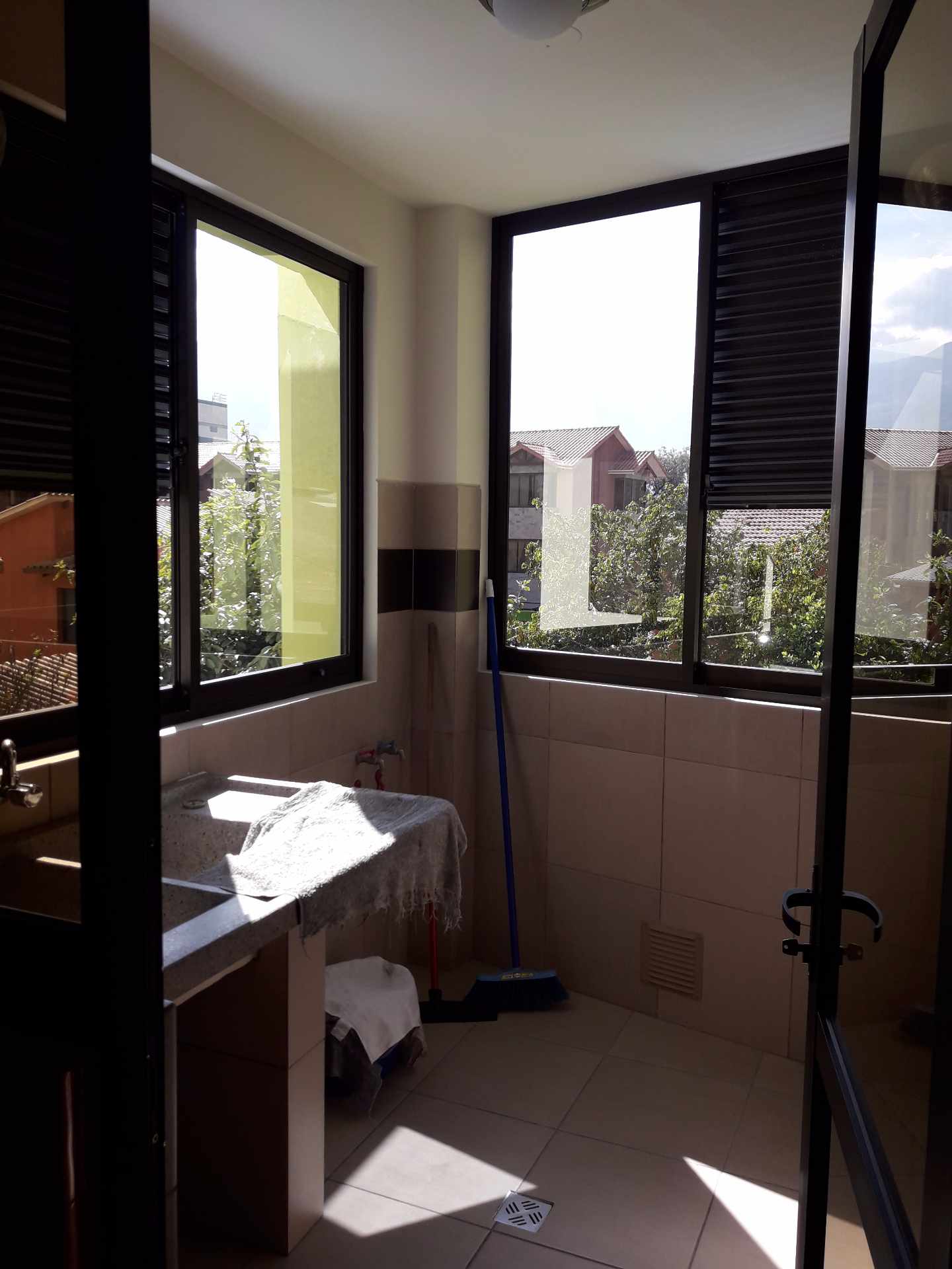 Departamento en Muyurina en Cochabamba 3 dormitorios 2 baños 1 parqueos Foto 4