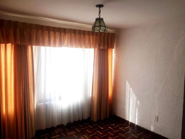 Casa en Calacoto en La Paz 4 dormitorios 5 baños 4 parqueos Foto 4