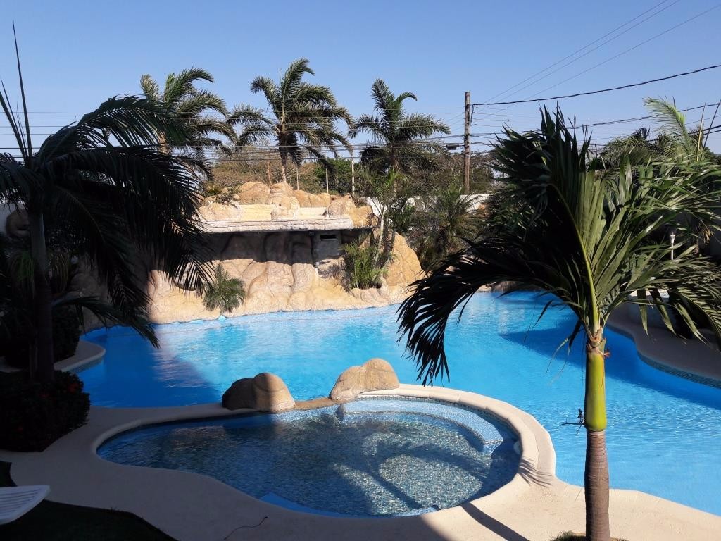 Departamento en AlquilerCONDOMINIO SOLARIS - AV. ALEMANA 5to anillo 2 dormitorios 2 baños 1 parqueos Foto 5