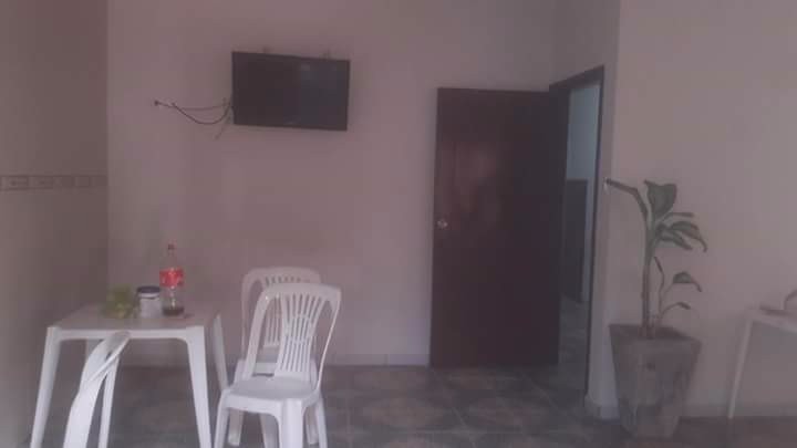 Casa en Entre 2do y 3er anillo Este en Santa Cruz de la Sierra  2 baños 3 parqueos Foto 5