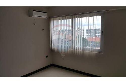 Departamento en VentaAv. BANZER # 222 Condominio Torres Gemelas  Foto 5