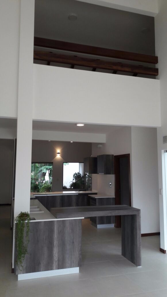 Casa en Carretera Norte en Santa Cruz de la Sierra 5 dormitorios 4 baños 3 parqueos Foto 15