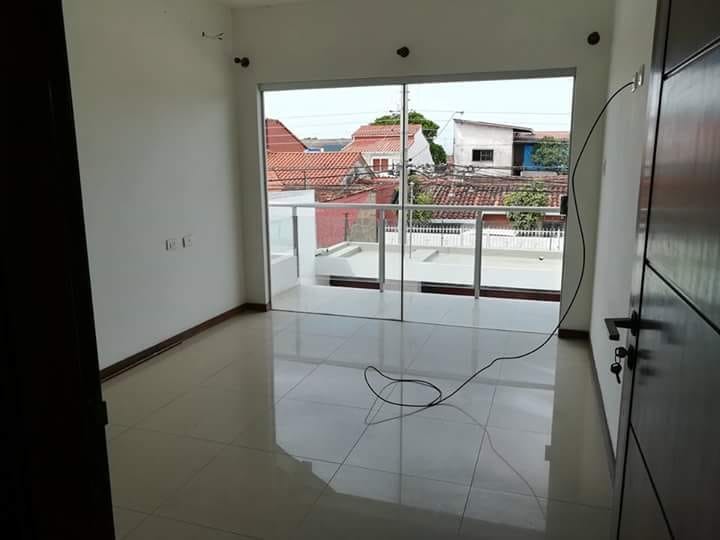 Casa en VentaZona Norte, entre 3er y 4to Anillo Paragua 3 dormitorios 4 baños 2 parqueos Foto 2