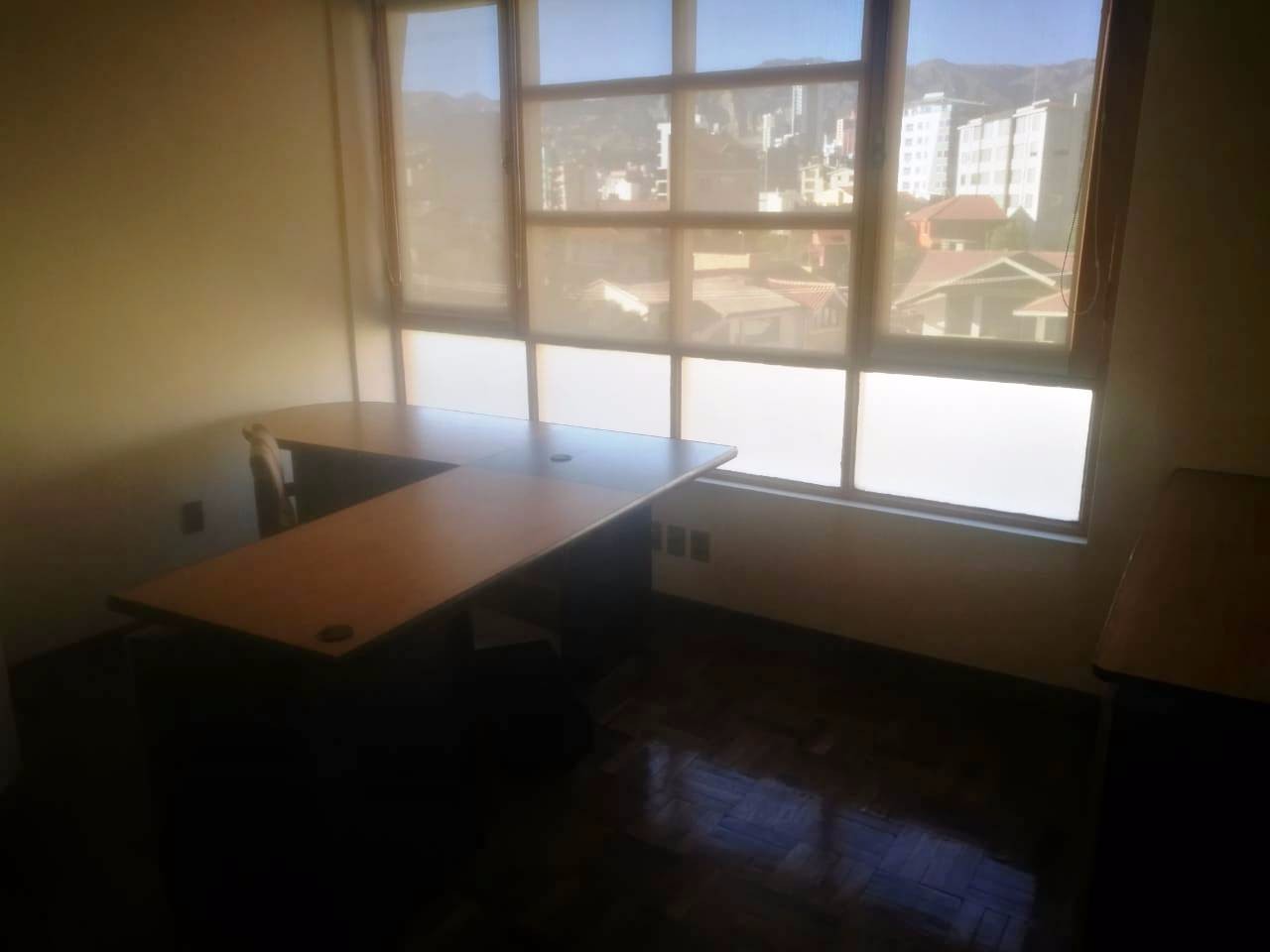 Oficina en Auquisamaña en La Paz 5 dormitorios 2 baños  Foto 2