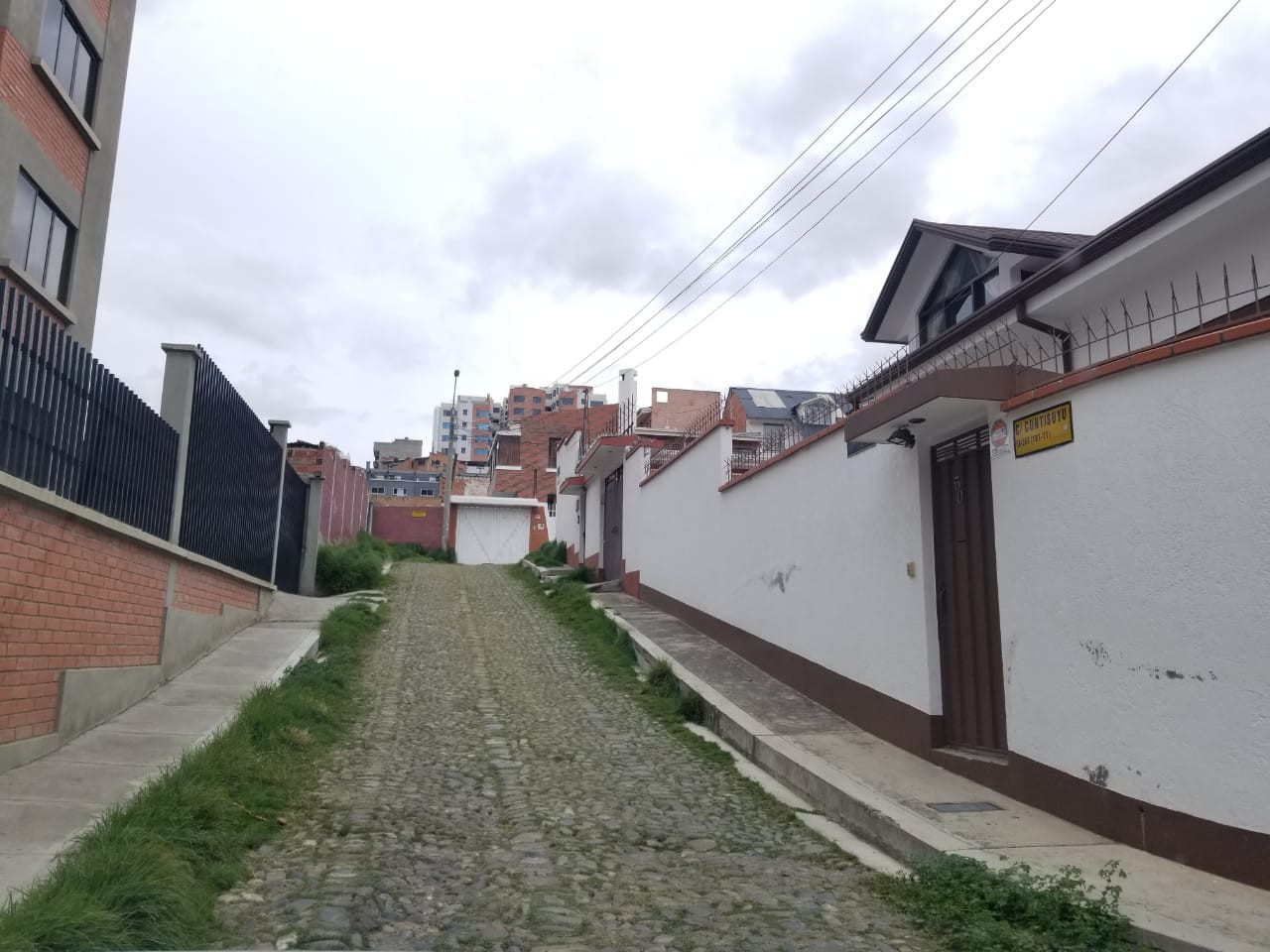 Terreno Calle 35 de Cota Cota detras del Diverland Park Foto 2