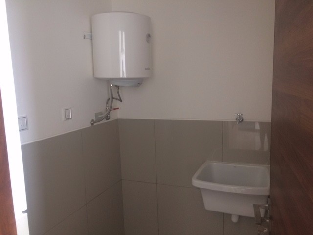 Departamento en VentaEdificio Puerto Madero, Calle los Claveles al lado de Sirari Suites zona de Equipetrol Foto 16