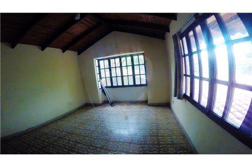 Casa en Las Panosas en Tarija 7 dormitorios 3 baños  Foto 9