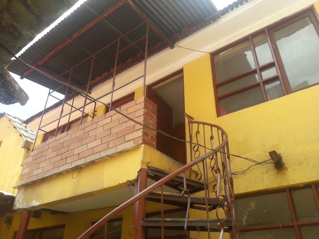 Departamento en AnticréticoCalle Lanza, entre Calama y Ladislao Cabrera 2 dormitorios 1 baños  Foto 1