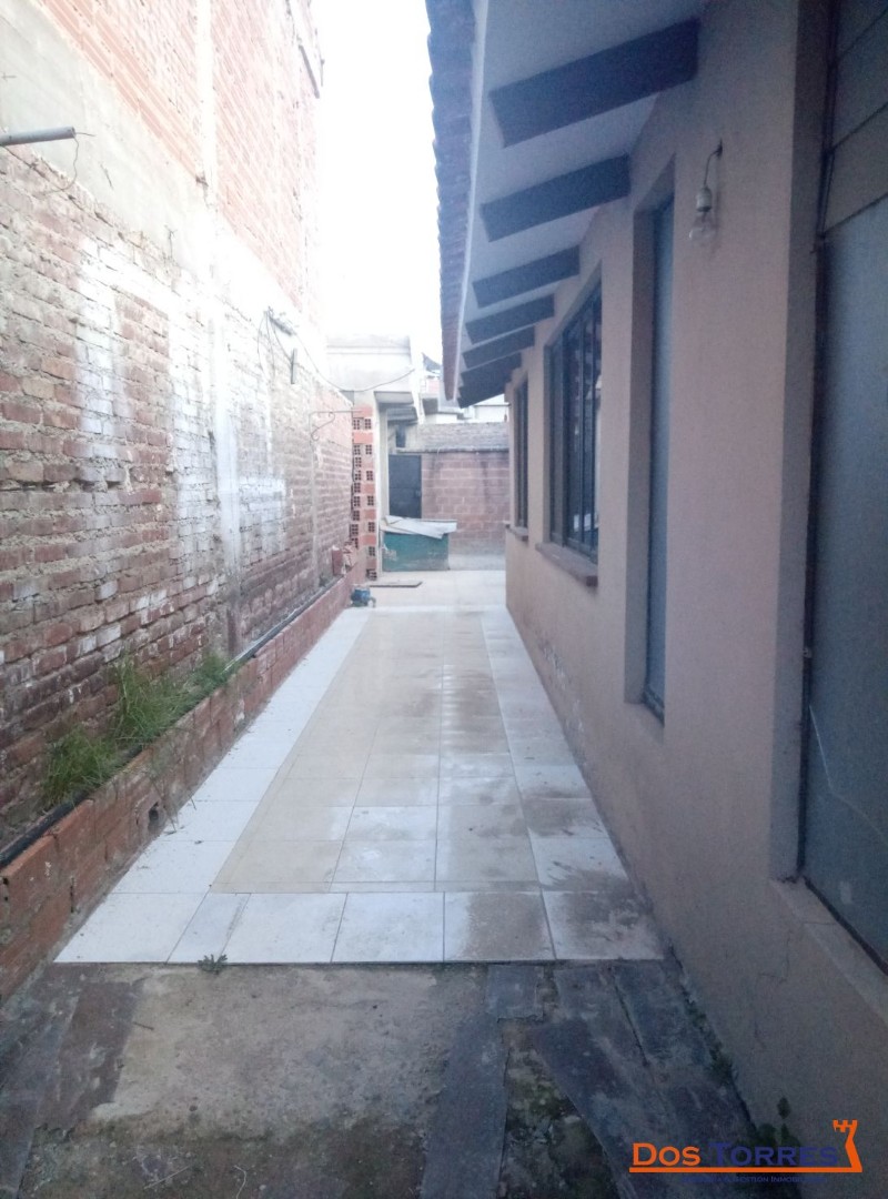 Casa en Venta95.000 $ Casa en Sumumpaya Sud con 3 dormitorios Garaje y patio - Ref. 01590 3 dormitorios 2 baños 2 parqueos Foto 3