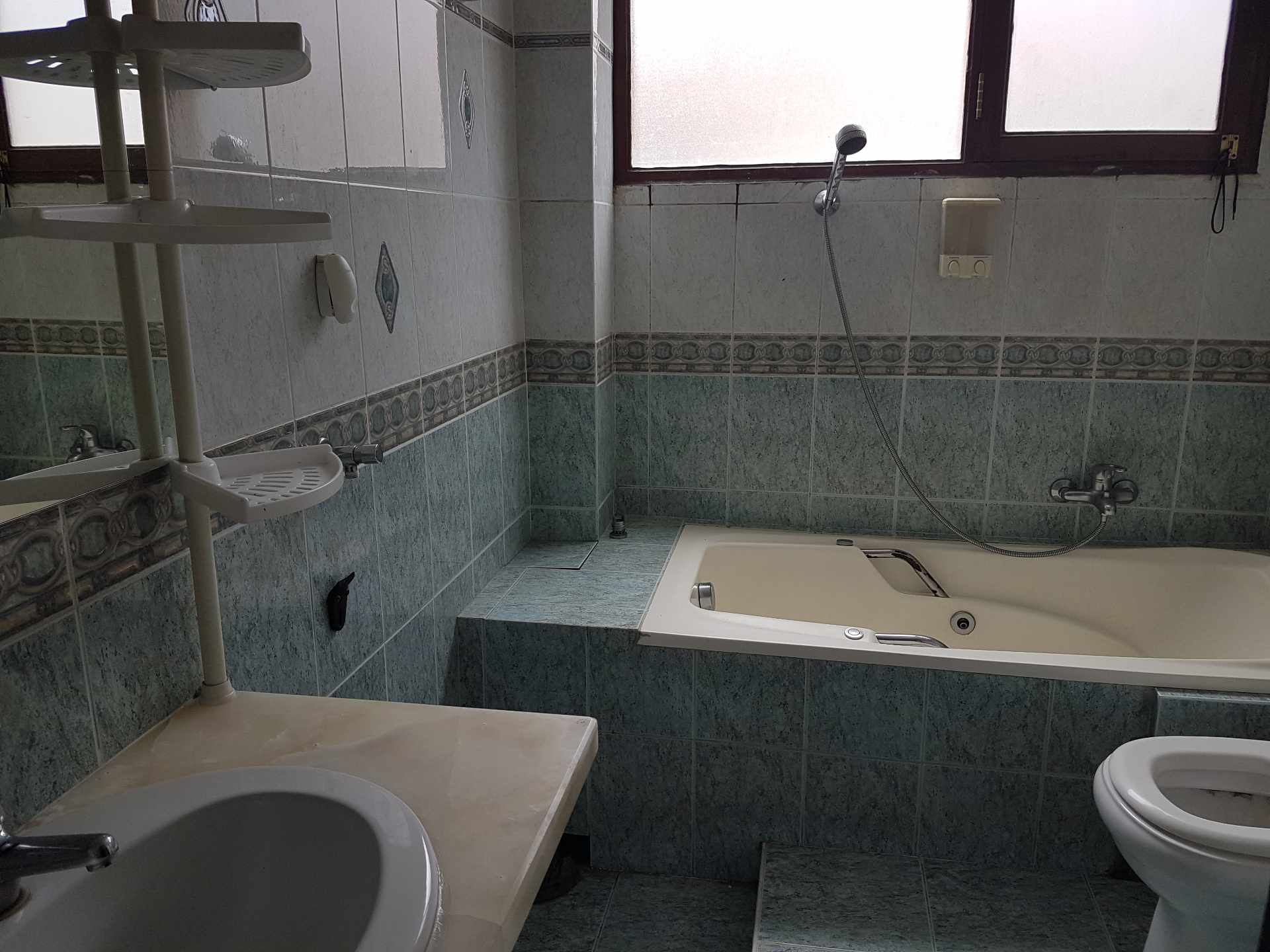 Departamento en Hipódromo en Cochabamba 5 dormitorios 3 baños 1 parqueos Foto 7