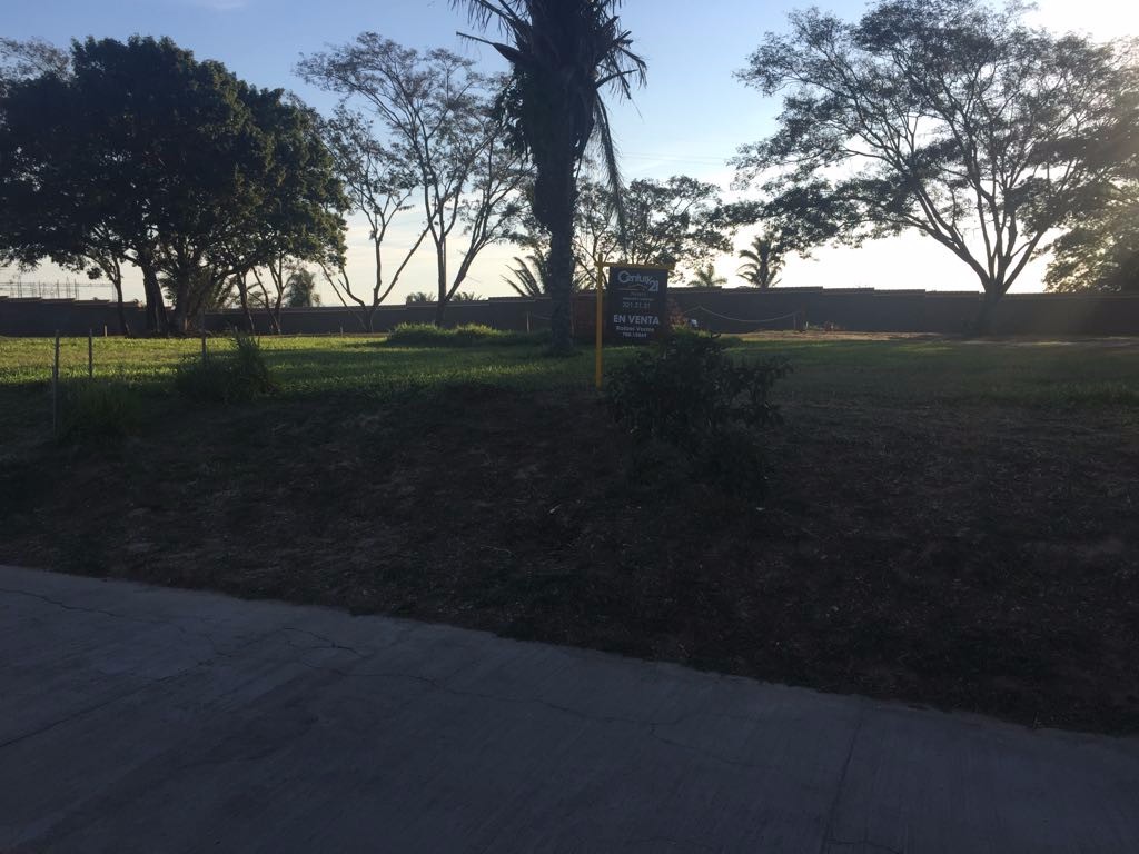 Terreno  Hermoso terreno 975m2 en el Urubo Golf frente hoyo 3 Foto 2