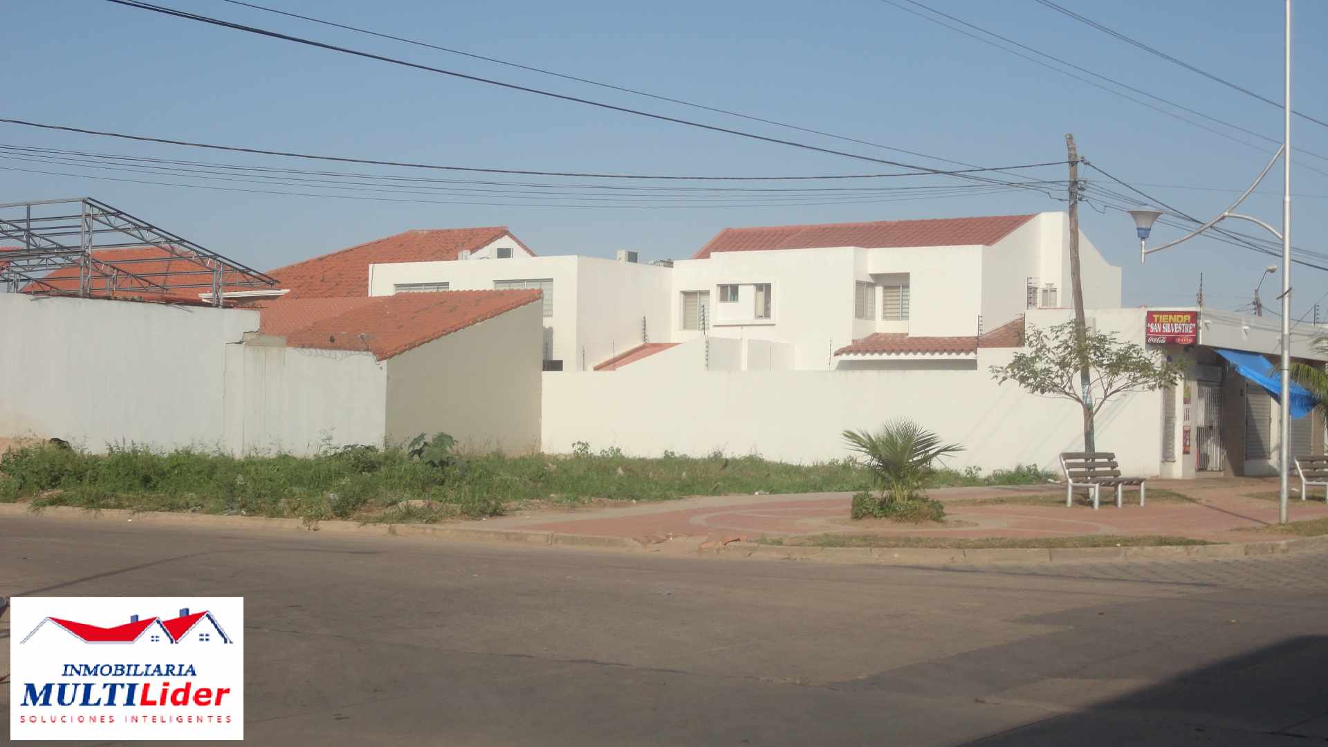 Casa CASA EN VENTA EN ZONA RESIDENCIAL DE MONTERO Foto 2