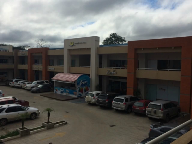 Oficina en VentaURUBO OPEN MALL, LOCAL COMERCIAL Foto 2