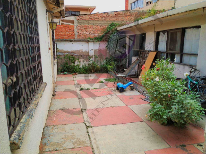 Casa en Queru Queru en Cochabamba 3 dormitorios 2 baños 2 parqueos Foto 12