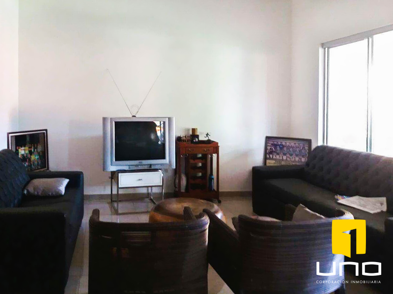 Oficina en Pampa de la isla en Santa Cruz de la Sierra  3 baños 5 parqueos Foto 11