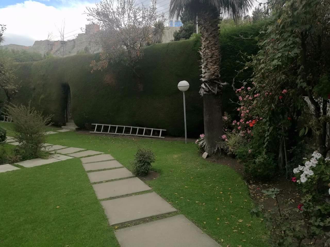 Casa en Obrajes en La Paz  5 baños 4 parqueos Foto 4