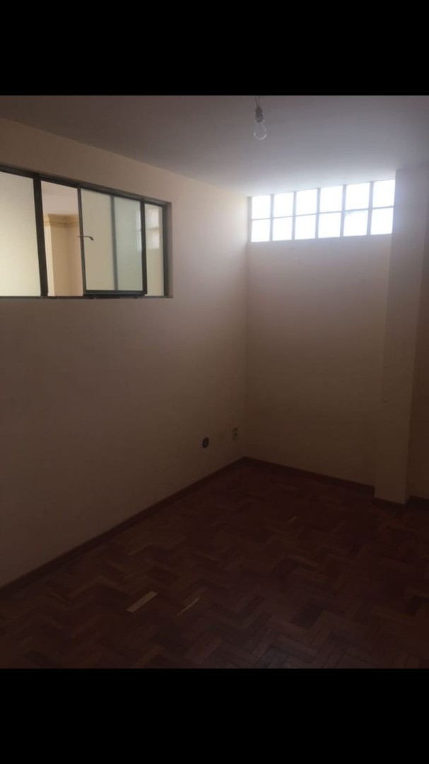 Departamento en Villa San Antonio en La Paz 4 dormitorios 2 baños  Foto 2