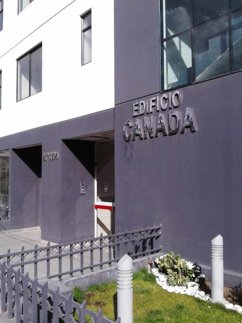 Departamento en Miraflores en La Paz 2 dormitorios 3 baños  Foto 3