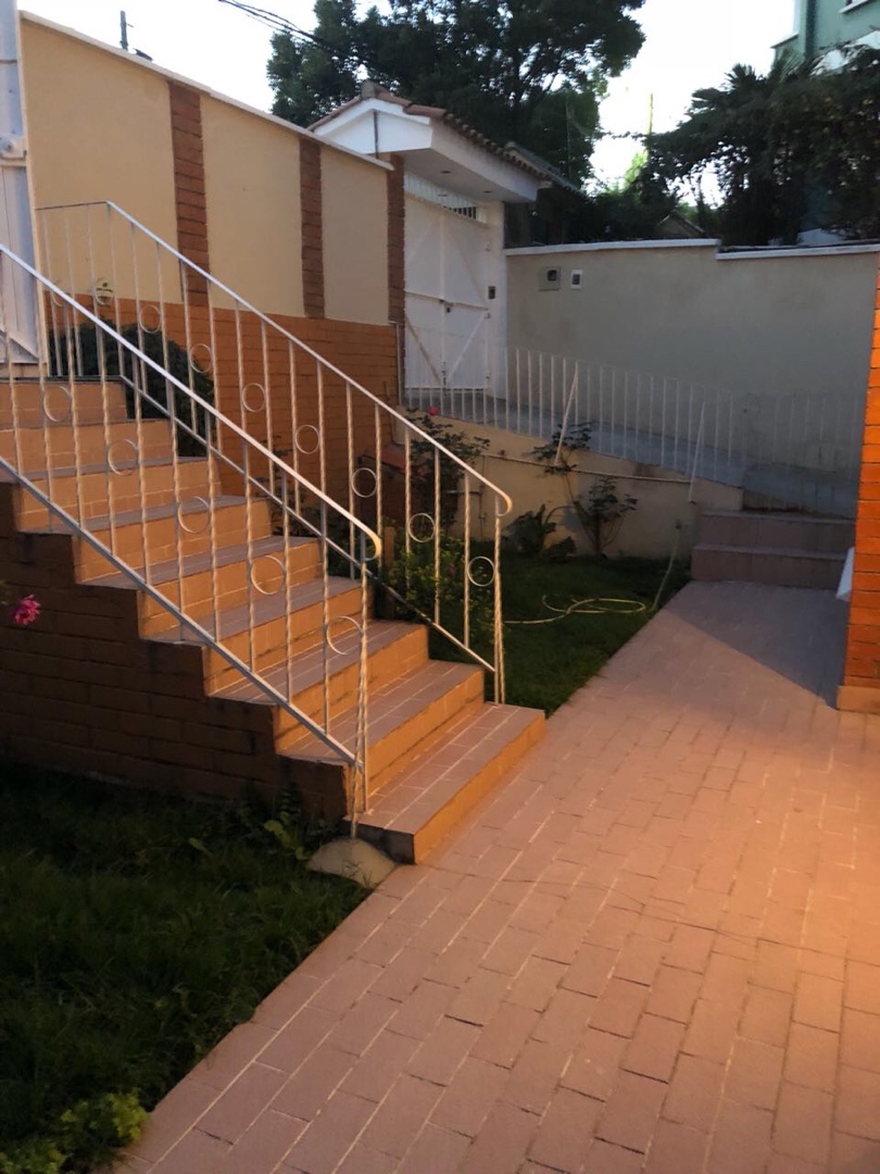 Casa en Alto Irpavi en La Paz 3 dormitorios 3 baños 3 parqueos Foto 6