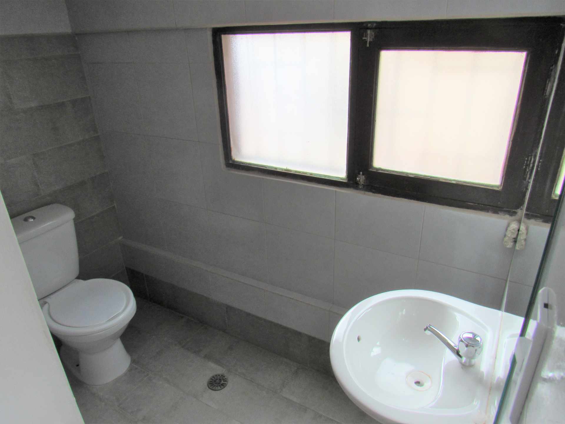 Departamento en Sarco en Cochabamba 2 dormitorios 2 baños 2 parqueos Foto 4