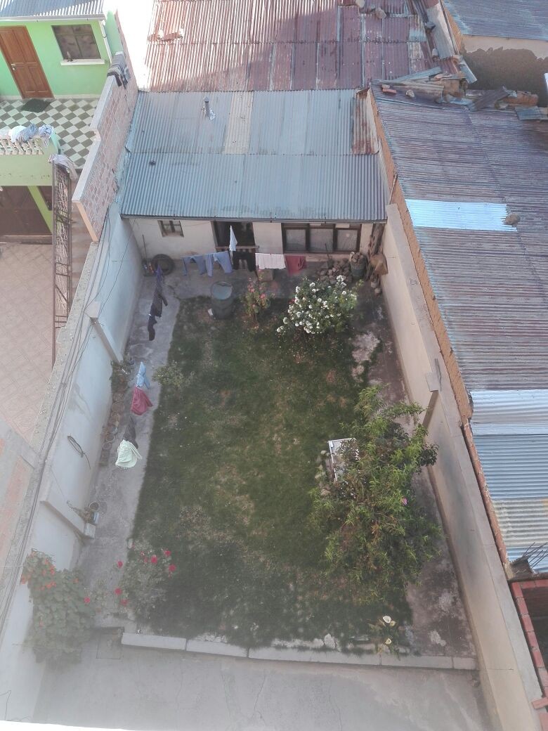 Casa en Pampahasi en La Paz 5 dormitorios 5 baños  Foto 5
