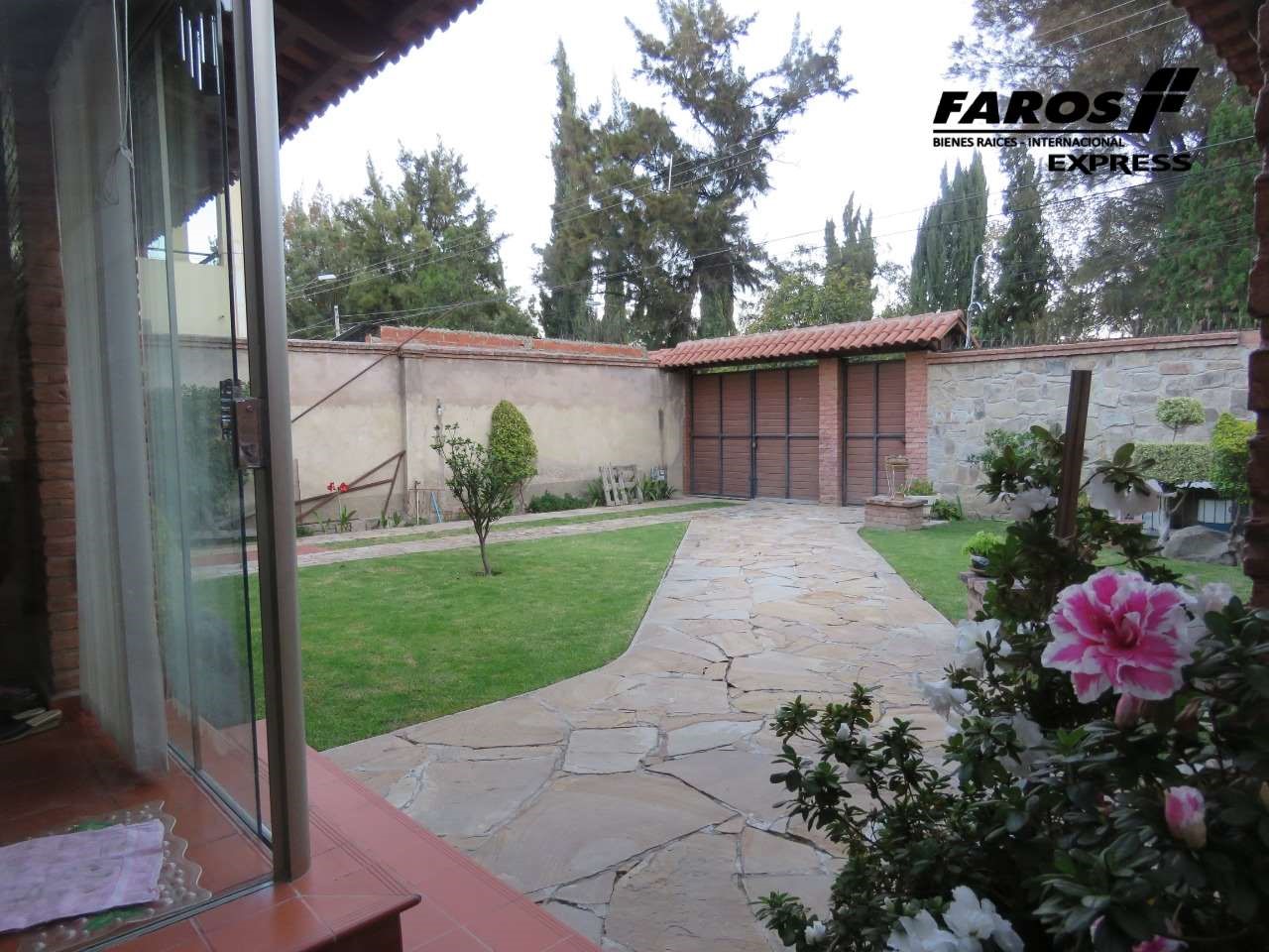 Casa en Las Cuadras en Cochabamba 2 dormitorios 2 baños 3 parqueos Foto 8