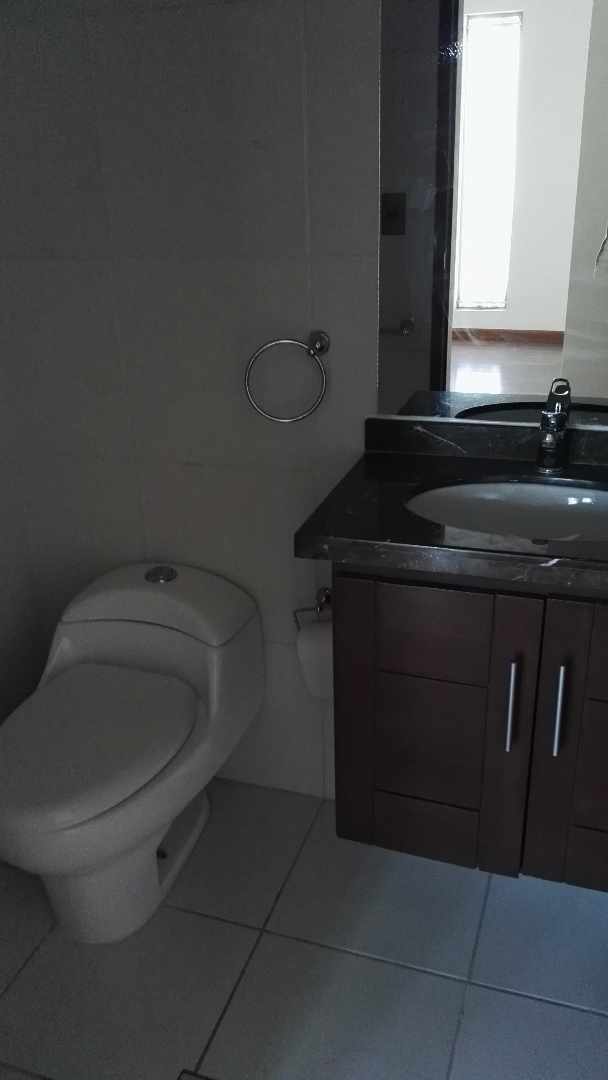 Departamento en Sarco en Cochabamba 3 dormitorios 5 baños 1 parqueos Foto 24