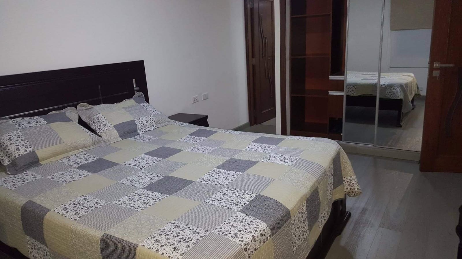 Departamento en Venta(ZONA NORTE) Av. Beni Nº 150 (entre primer y segundo anillo) CONDOMINIO DOS TORRES 3 dormitorios 2 baños 1 parqueos Foto 2