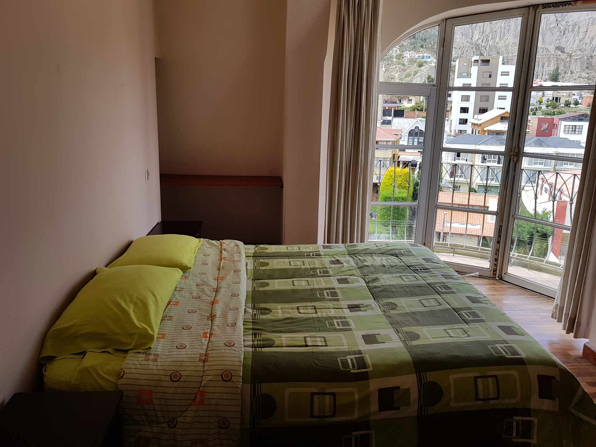 Departamento en Los Pinos en La Paz 2 dormitorios 2 baños 1 parqueos Foto 10